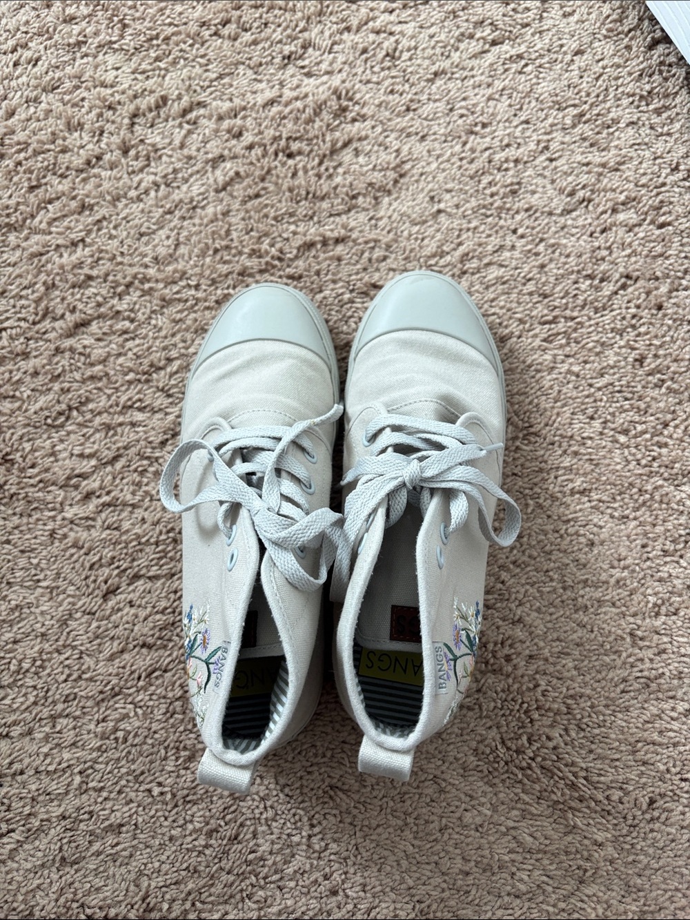 Bangs Women's Gray High-Top Canvas Sneakers with Embroidered Wildflowers - Picture 3 of 4